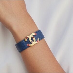 blue pebbled leather cuff bracelet prominent gold-tone multicolored stones NEW
